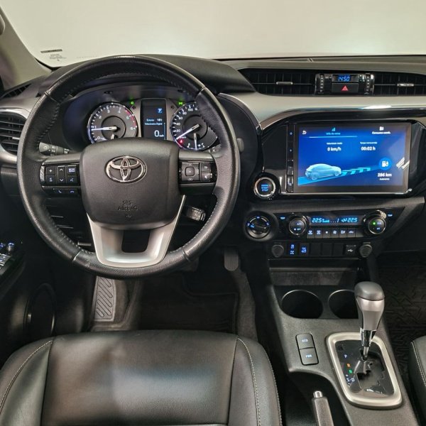 🚘 HILUX SRV 2024 ou R$295.000 no PIX 💰